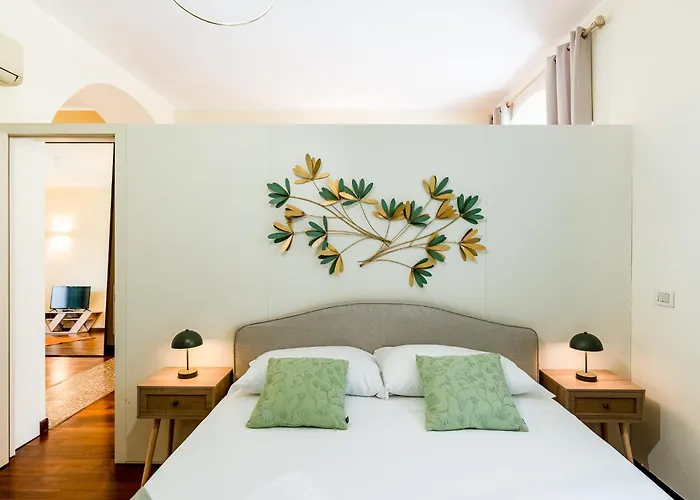 شقة Exclusive Loft With Private Garden In Center At Navigli - 10min To Duomo *